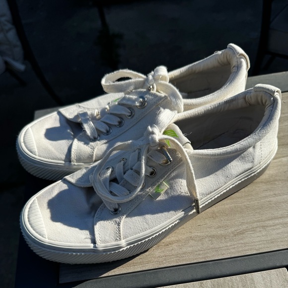 Cariuma OCA Low White Canvas Unisex Sneakers Shoe Style SW-0623 Women-7.5 - Picture 1 of 9